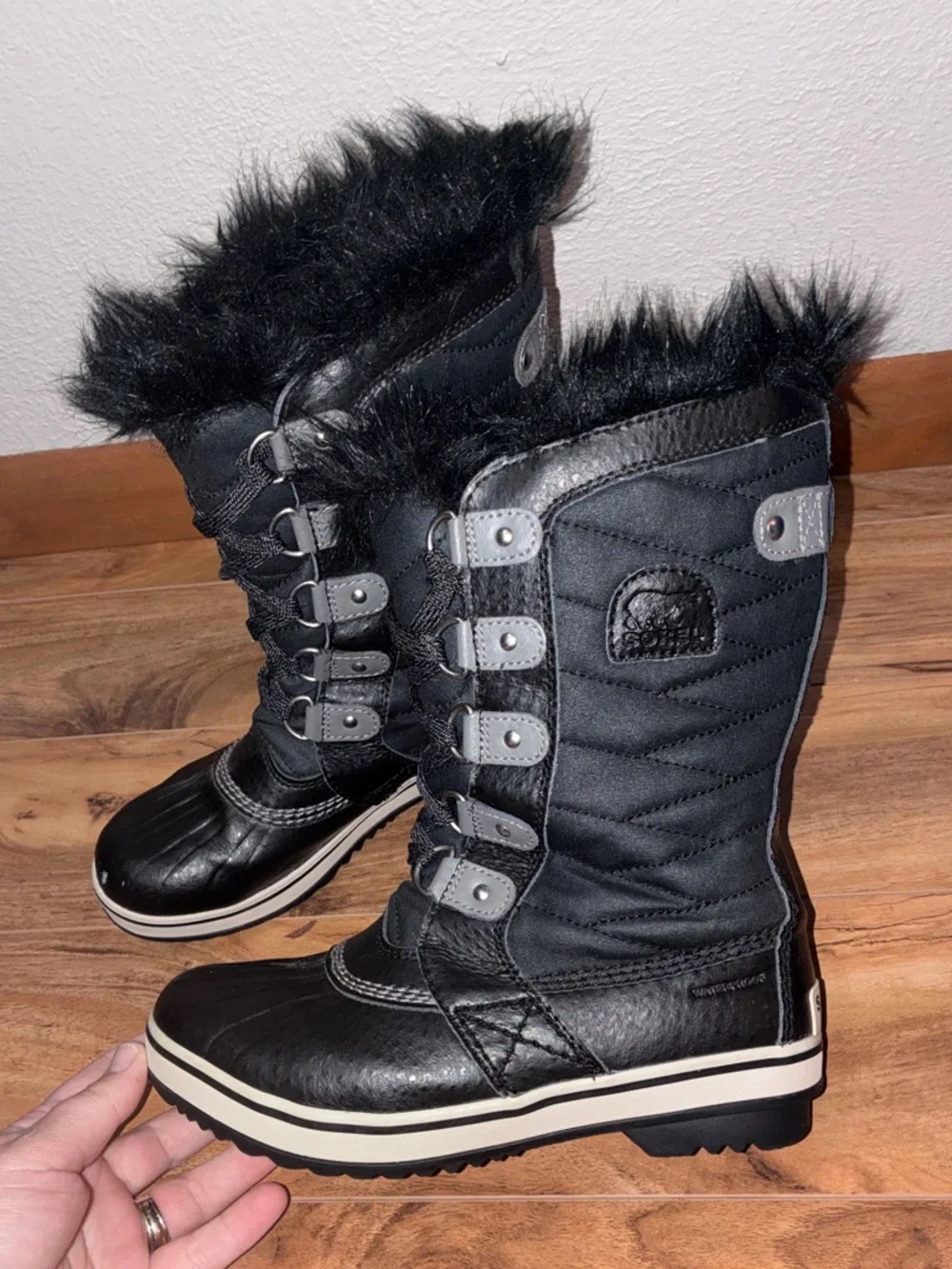 Sorel Kids Tofino II waterproof winter snow boots, black- size 3